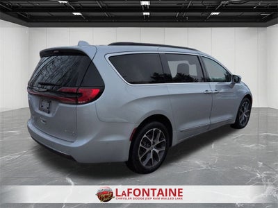 2022 Chrysler Pacifica Limited AWD