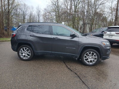 2022 Jeep Compass Latitude Lux