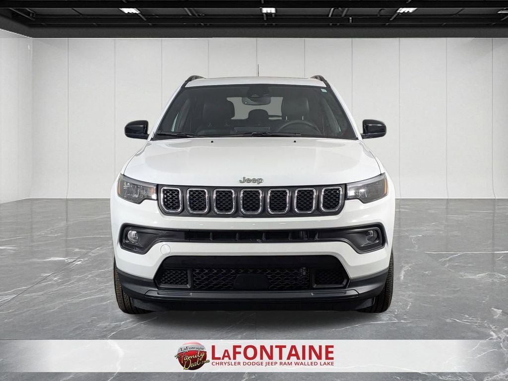 2024 Jeep Compass Latitude Lux FWD