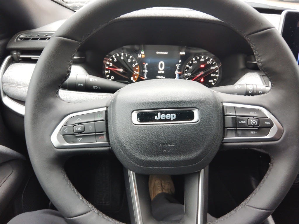 2023 Jeep Compass Latitude Lux FWD