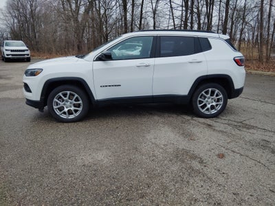 2023 Jeep Compass Latitude Lux FWD