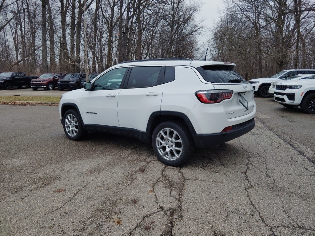 2023 Jeep Compass Latitude Lux FWD