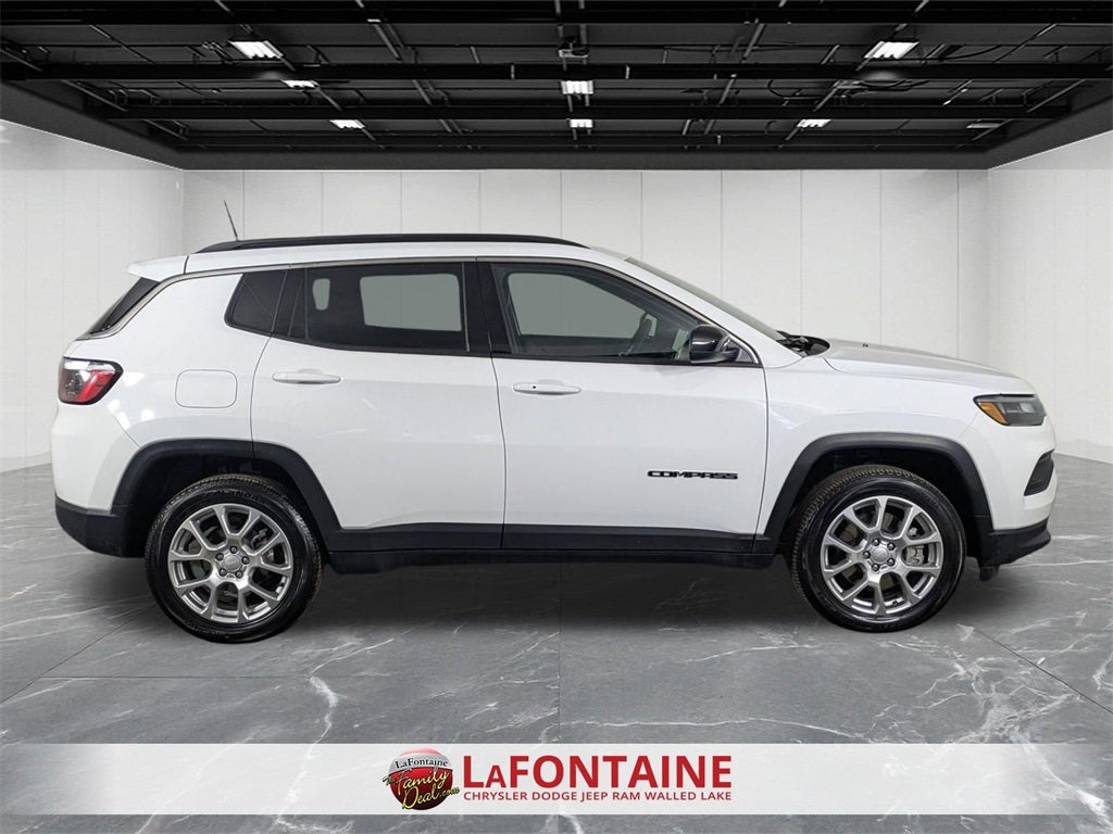 2023 Jeep Compass Latitude Lux FWD