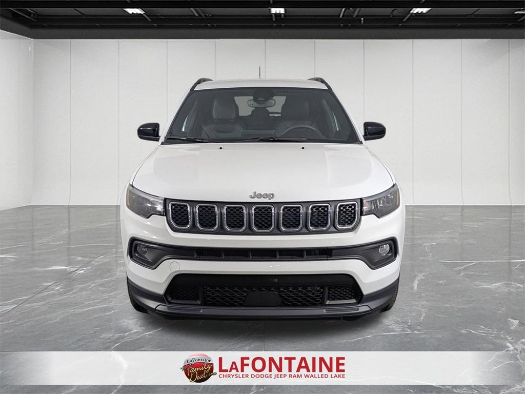 2023 Jeep Compass Latitude Lux FWD