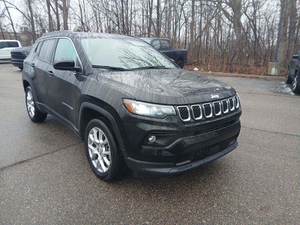 2023 Jeep Compass Latitude Lux FWD