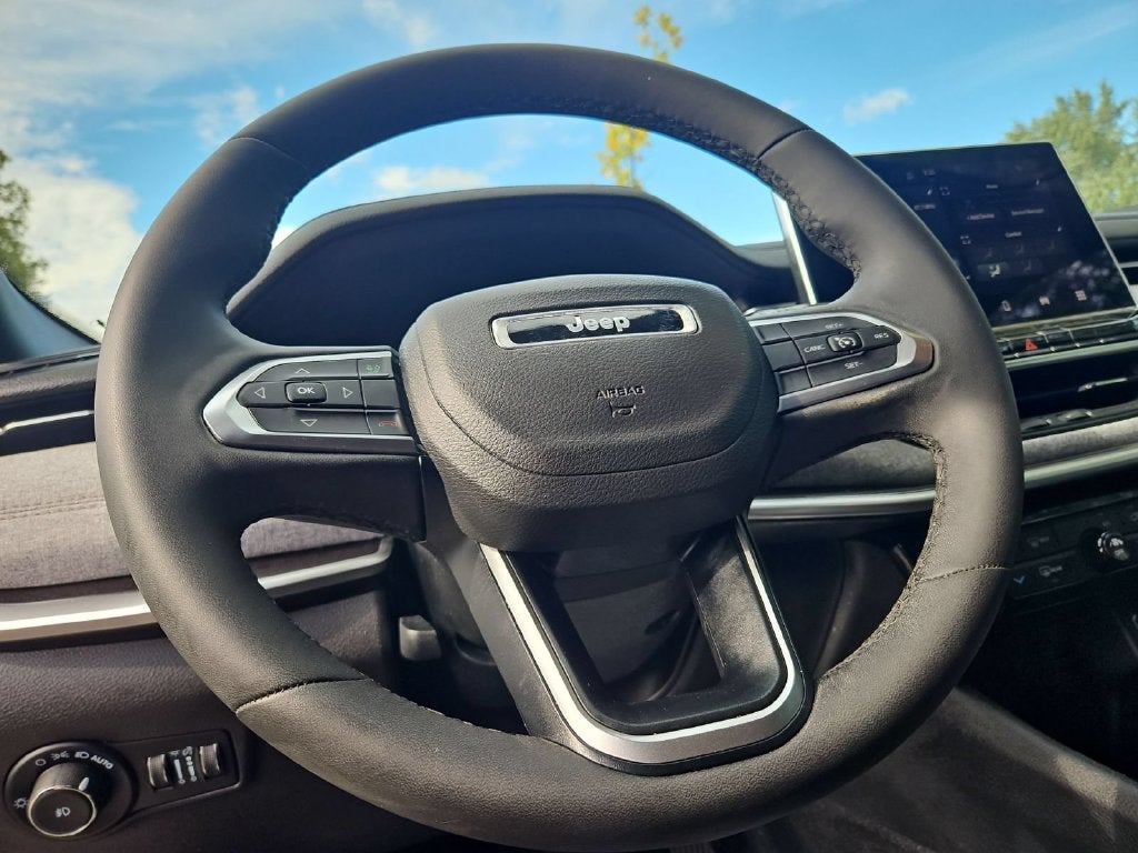 2023 Jeep Compass Latitude Lux FWD