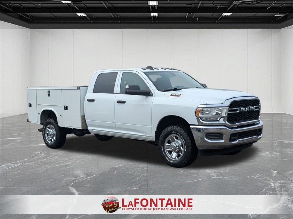 2022 RAM 2500 Tradesman Crew Cab 4x4 8' Box