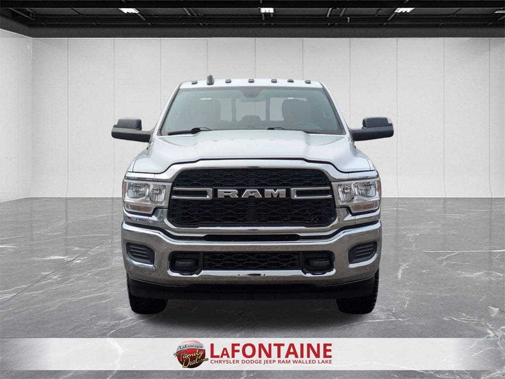 2022 RAM 2500 Tradesman Crew Cab 4x4 8' Box