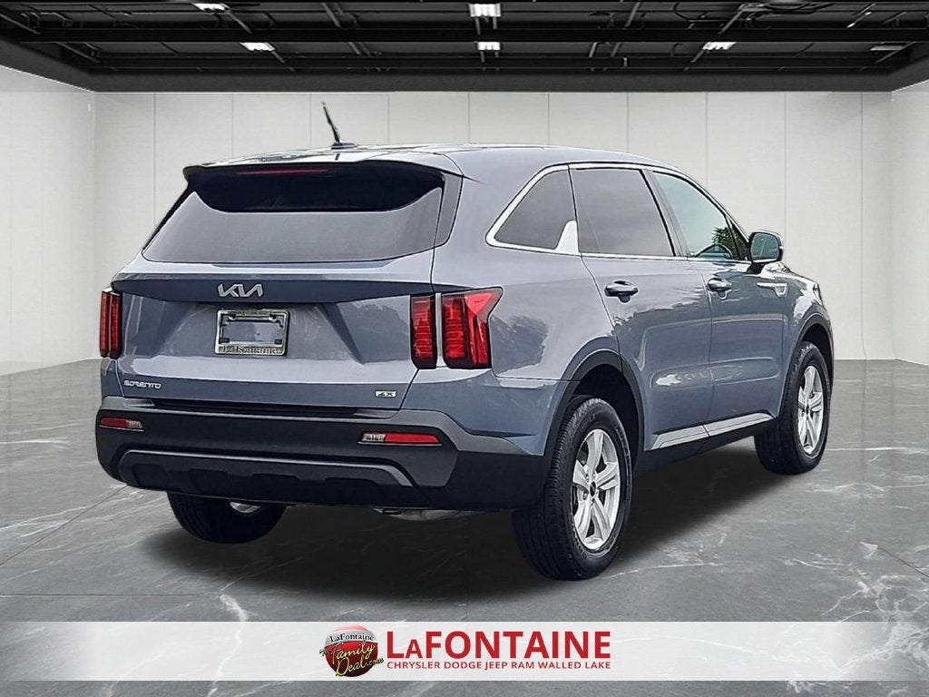 2023 Kia Sorento LX