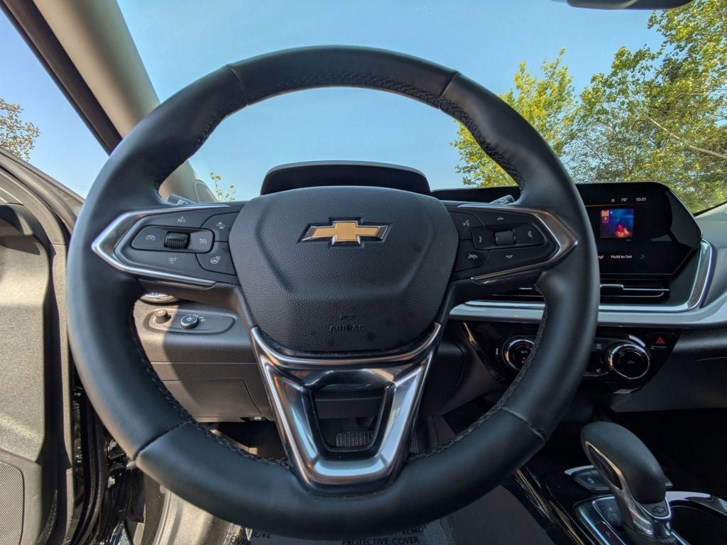 2025 Chevrolet Trax FWD LT