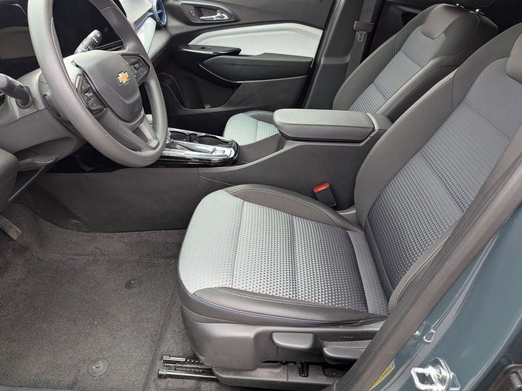 2025 Chevrolet Trax FWD LT