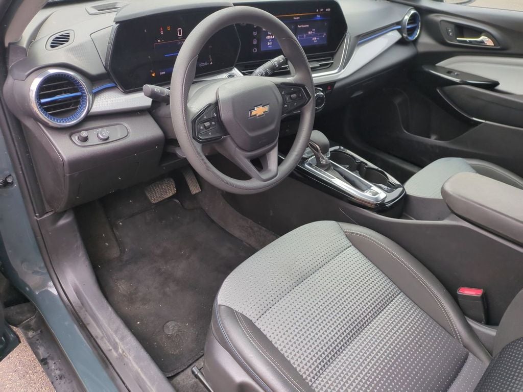 2025 Chevrolet Trax FWD LT