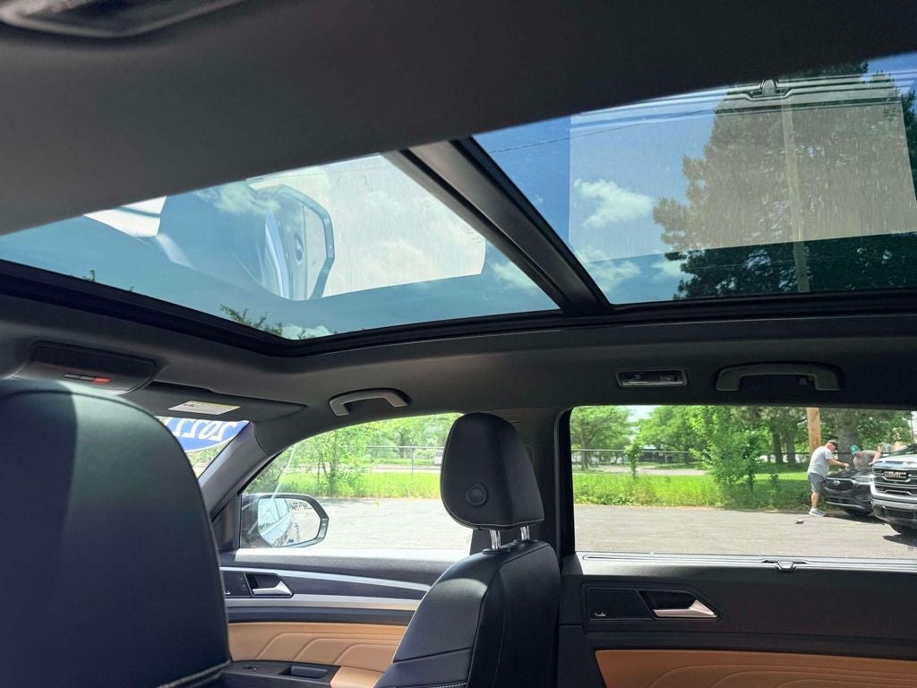 2022 Volkswagen Atlas Cross Sport 3.6L V6 SEL Premium R-Line