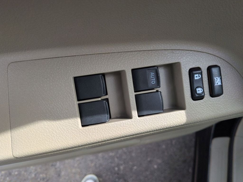 2010 Toyota Highlander Base