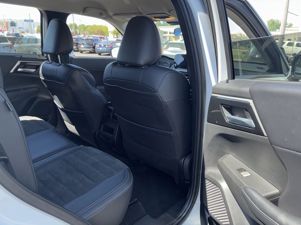 2024 Mitsubishi Outlander SE