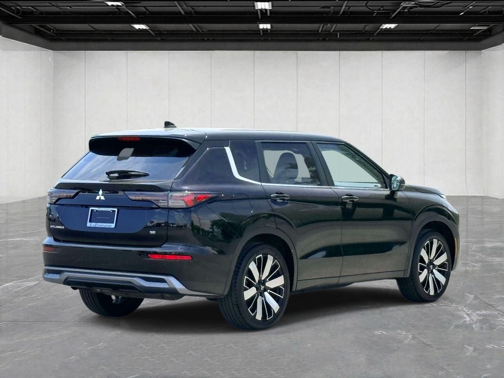 2025 Mitsubishi Outlander SE