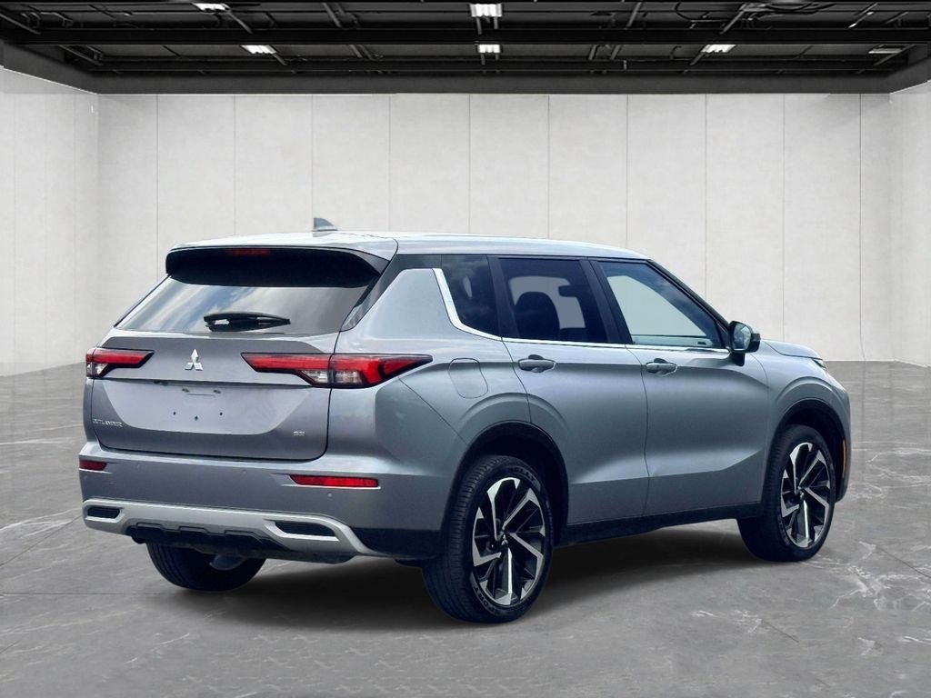 2024 Mitsubishi Outlander SE