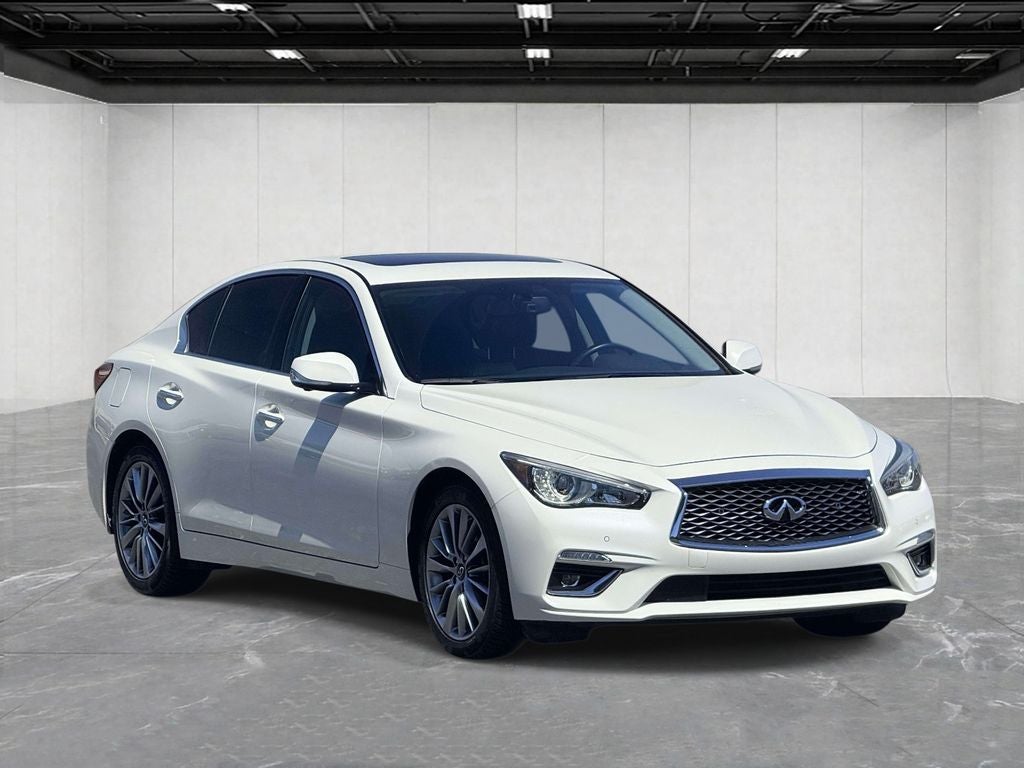 2023 INFINITI Q50 LUXE