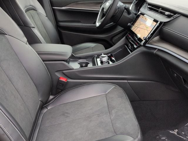 2026 Jeep Grand Cherokee Altitude