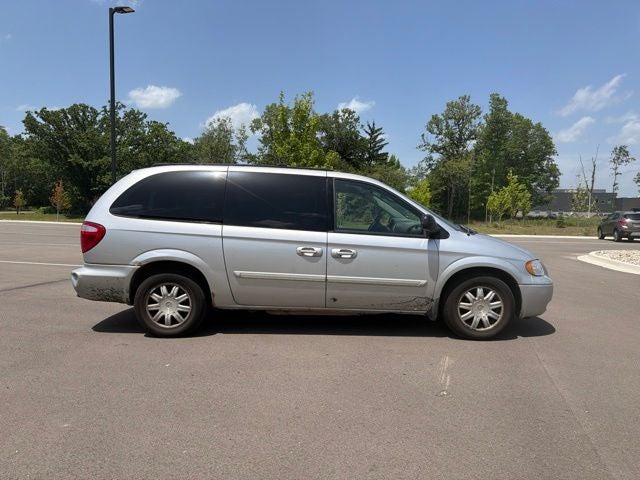 2005 Chrysler Town & Country Touring