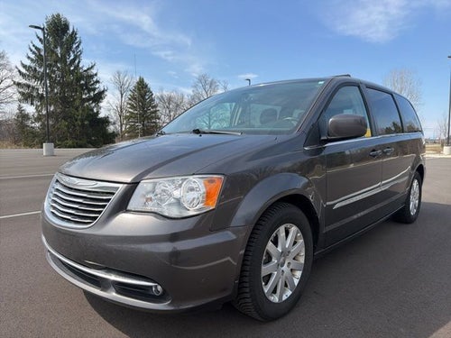 2016 Chrysler Town & Country Touring