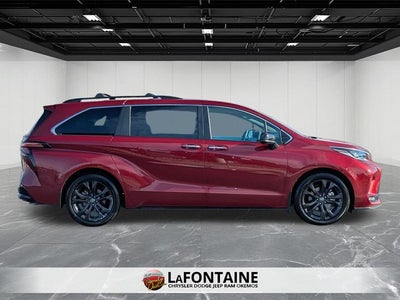 2024 Toyota Sienna XSE 7 Passenger