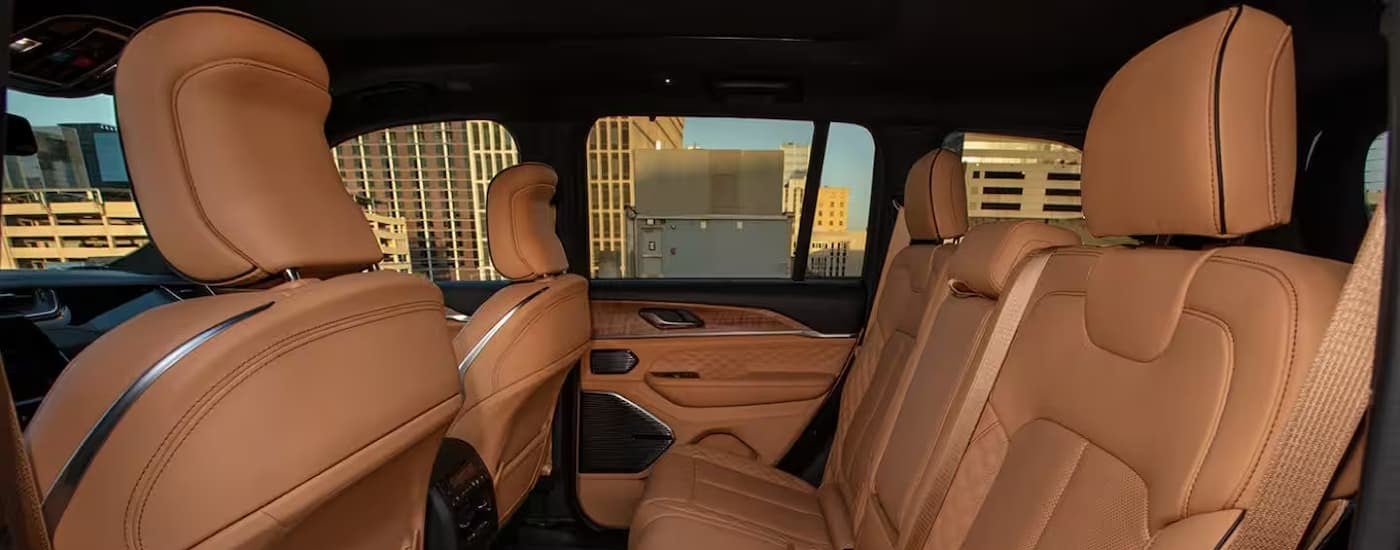 The brown interior in a 2025 Jeep Grand Cherokee.